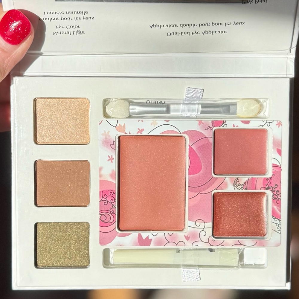 MK Enchanted Garden Color Palette Eyeshadows Lipsticks Cream to Powder Rouges - Picture 3 of 8
